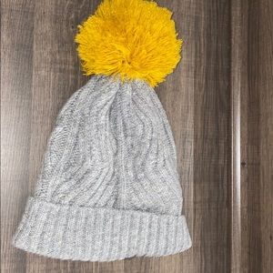 pom pom hat. Great for the fall!